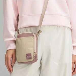 Vintage lululemon Tan and Mauve Easy Access Unisex Crossbody Bag 1.5 L